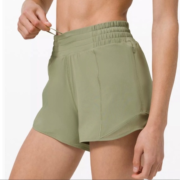 Lululemon hotty hot shorts high-rise 4” - Picture 5 of 8